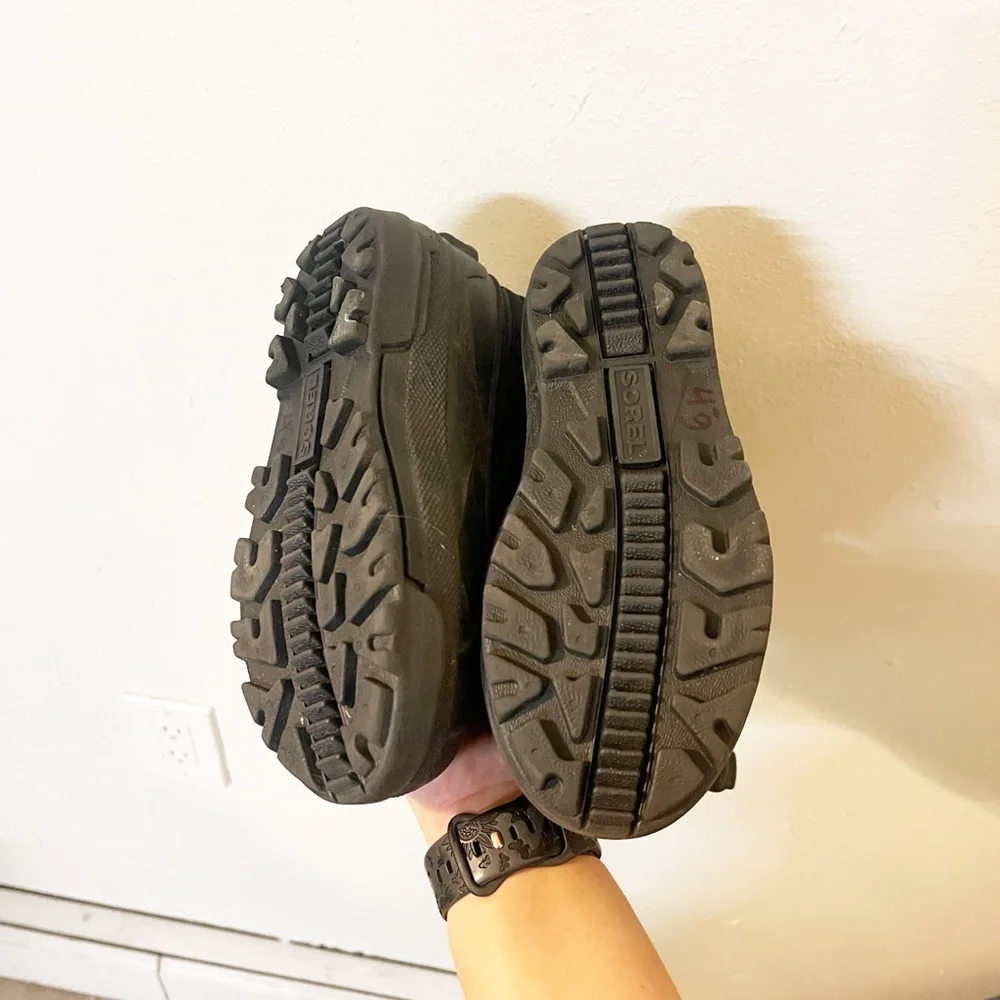 Sorel kids boys gray black and red winter boots